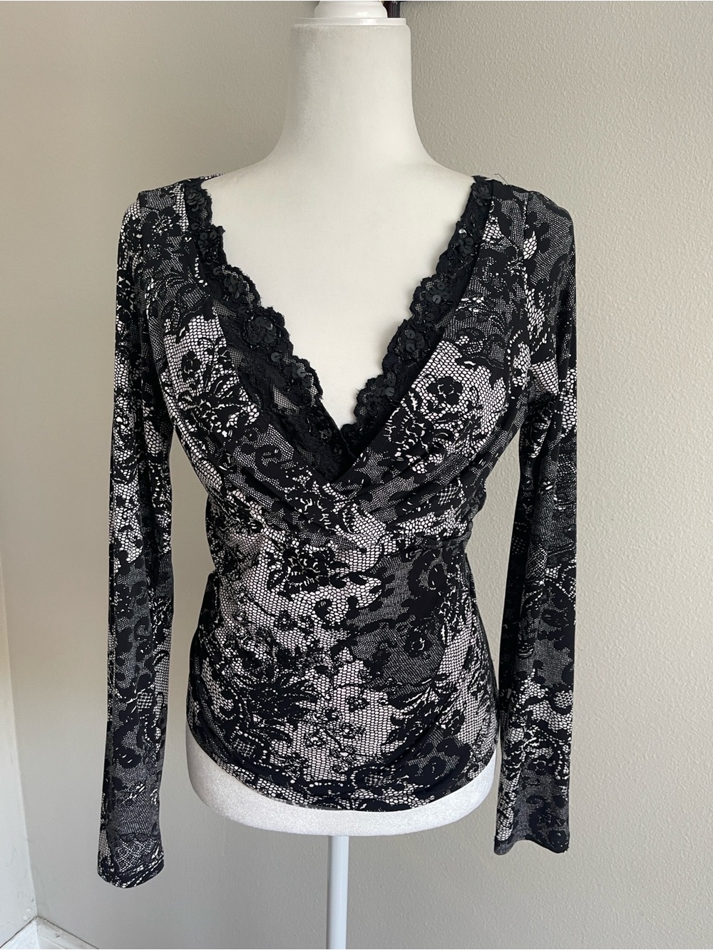 Cache Black and White Lace-Pattern Long Sleeve Blouse